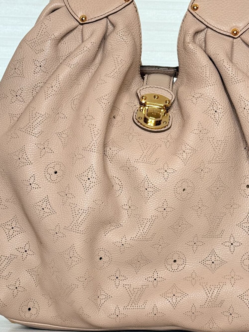 Louis Vuitton Mahina XL Sable Perforated Monogram Leather Hobo Bag - Picture 7 of 15